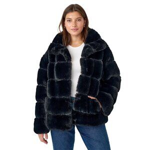 Edited by Hunter McGrady Women's Faux Fur Jacket